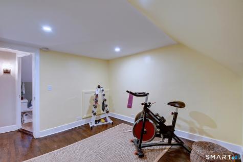 27 Chestnut Hill Road Newtown CT 06482