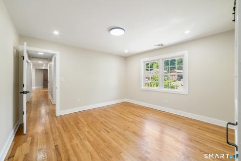 5 Reservoir Manor Seymour CT 06483