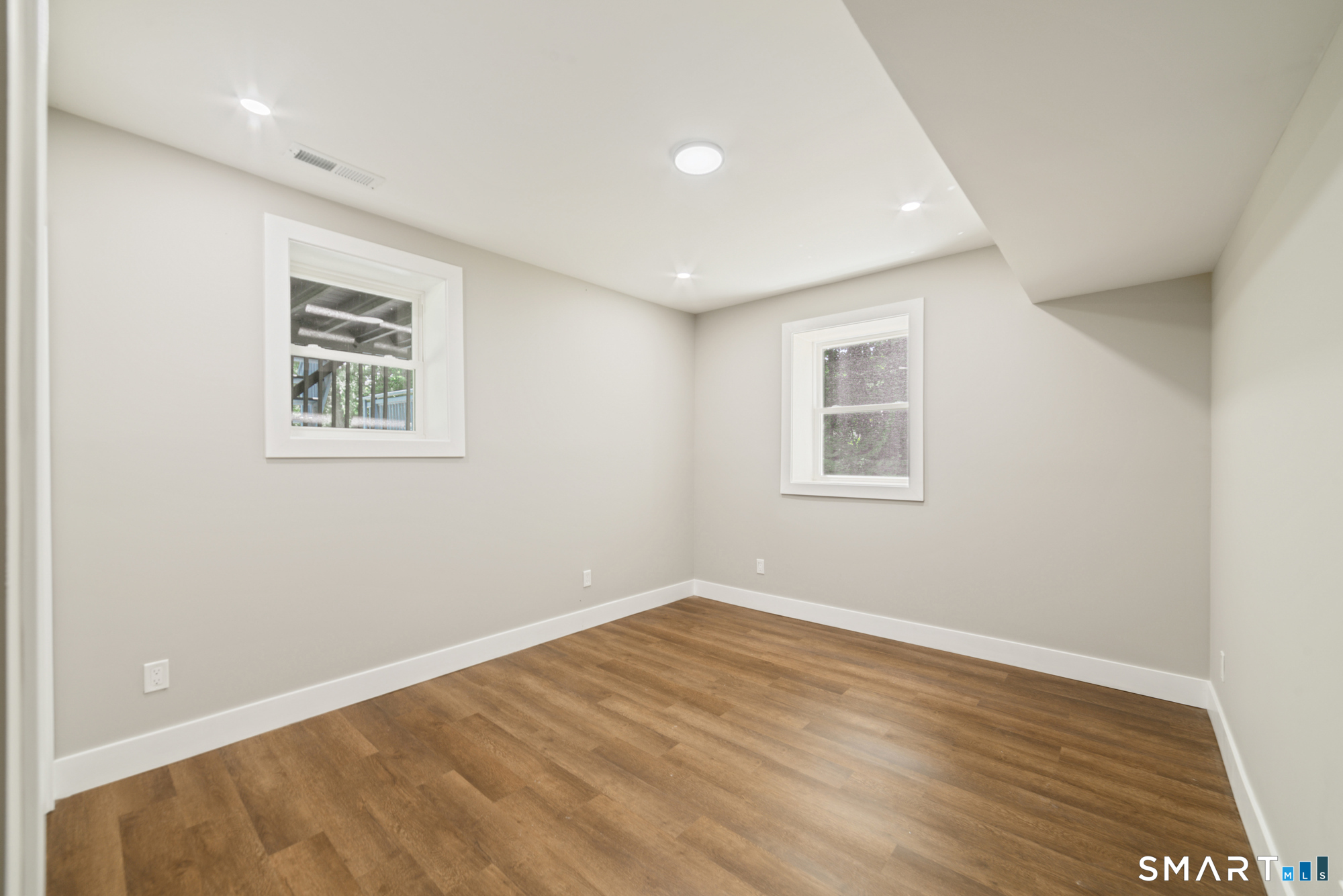 5 Reservoir Manor Seymour CT 06483