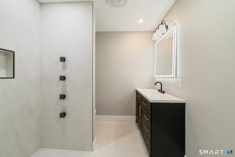 5 Reservoir Manor Seymour CT 06483
