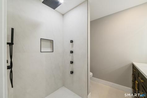 5 Reservoir Manor Seymour CT 06483