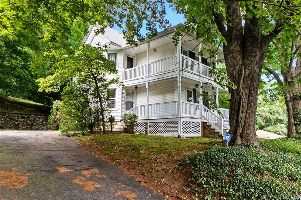 27 Wood Street Seymour CT 06483