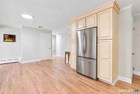 16 Ezra Street North Haven CT 06473