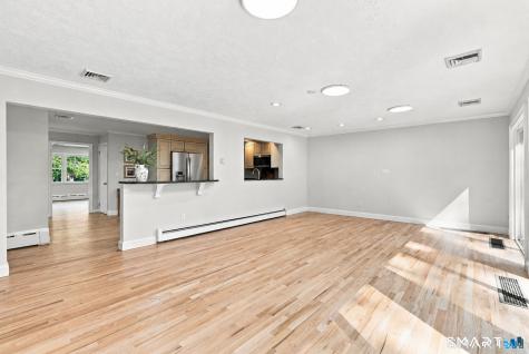 16 Ezra Street North Haven CT 06473
