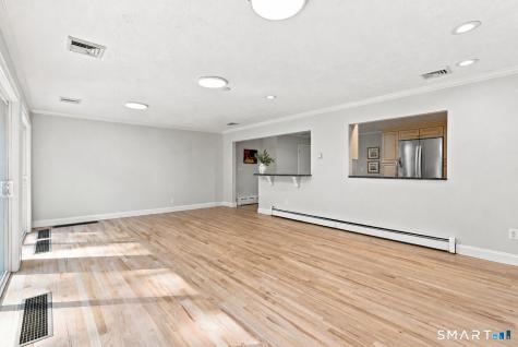 16 Ezra Street North Haven CT 06473