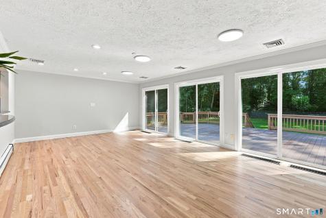 16 Ezra Street North Haven CT 06473