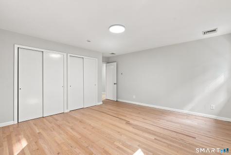 16 Ezra Street North Haven CT 06473