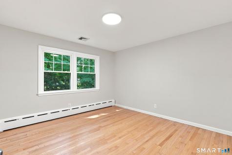 16 Ezra Street North Haven CT 06473