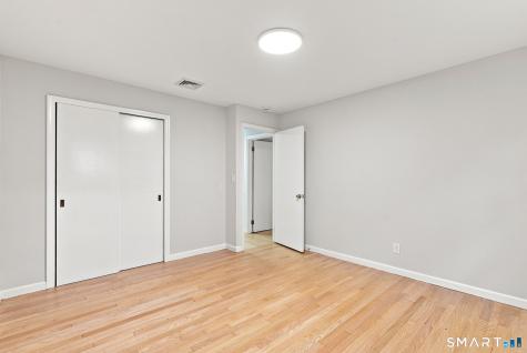16 Ezra Street North Haven CT 06473