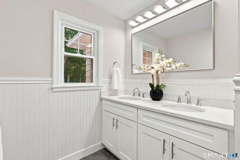 16 Ezra Street North Haven CT 06473
