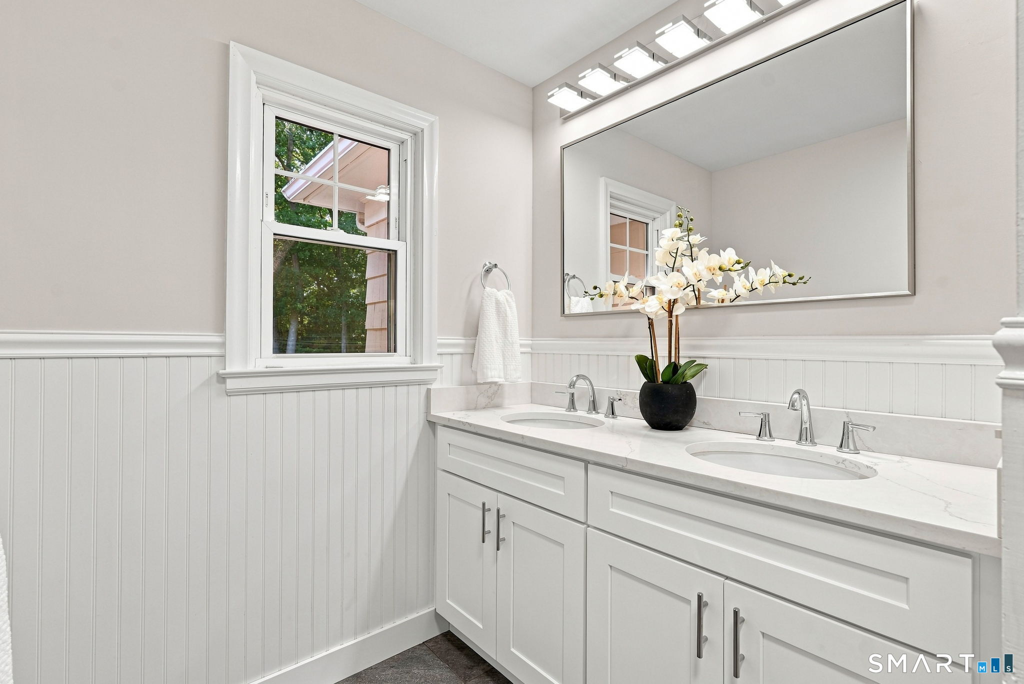 16 Ezra Street North Haven CT 06473