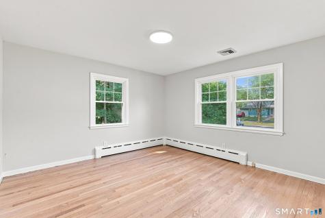 16 Ezra Street North Haven CT 06473