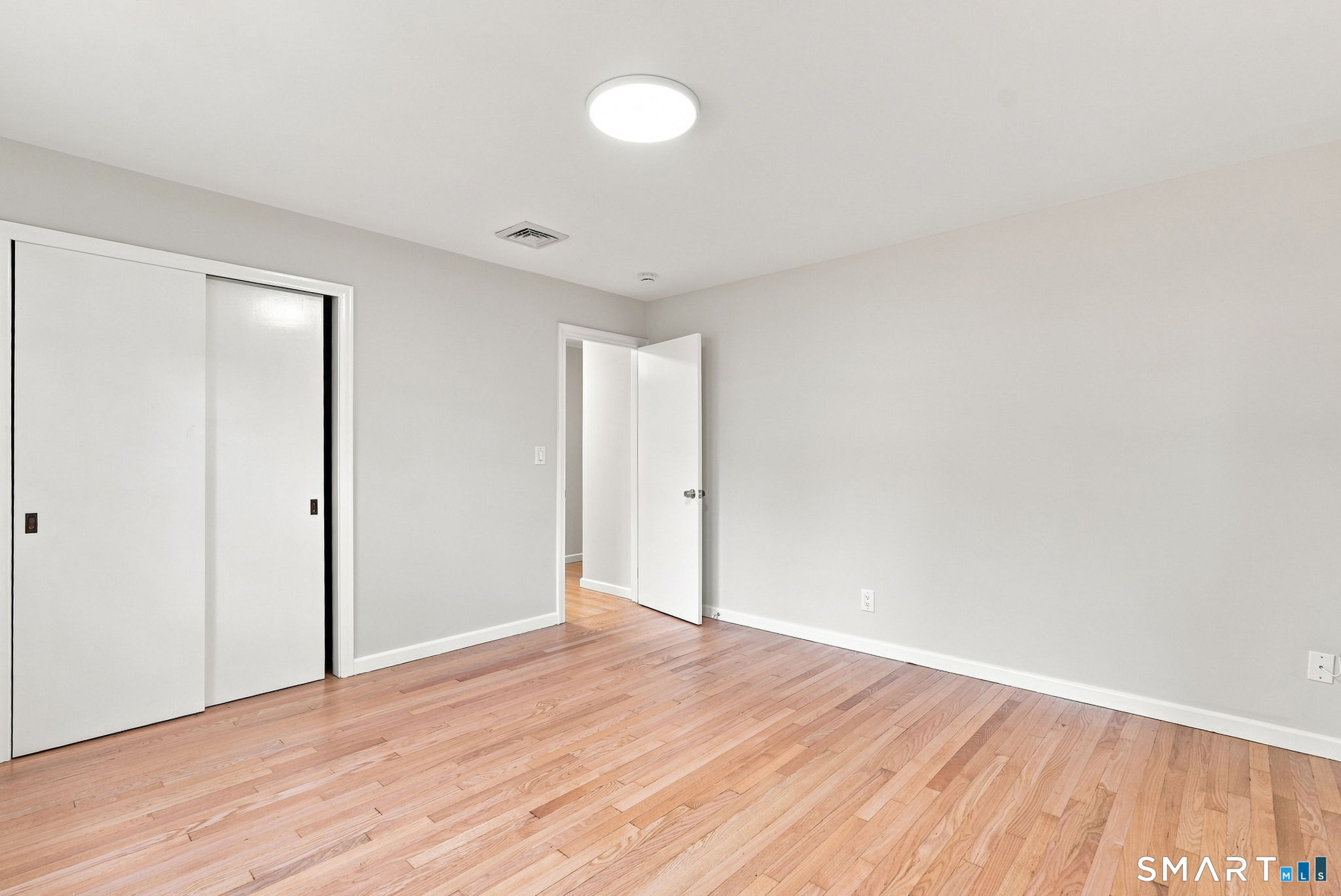 16 Ezra Street North Haven CT 06473