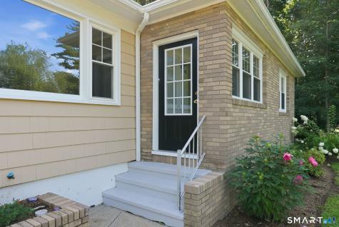 16 Ezra Street North Haven CT 06473