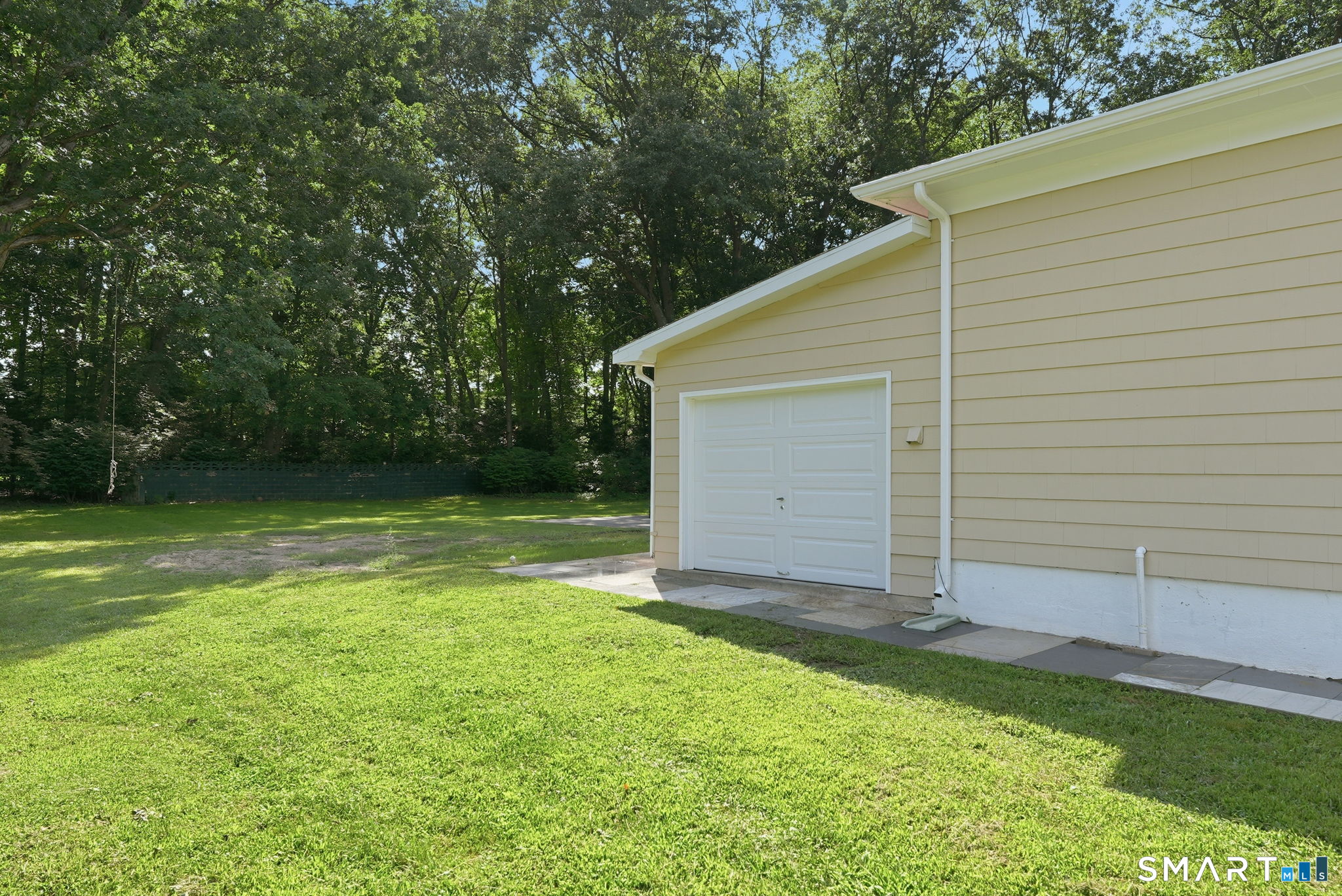 16 Ezra Street North Haven CT 06473