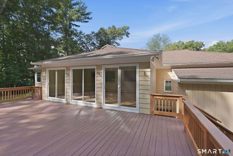 16 Ezra Street North Haven CT 06473