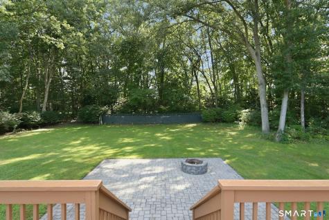 16 Ezra Street North Haven CT 06473