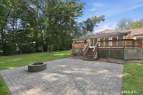 16 Ezra Street North Haven CT 06473