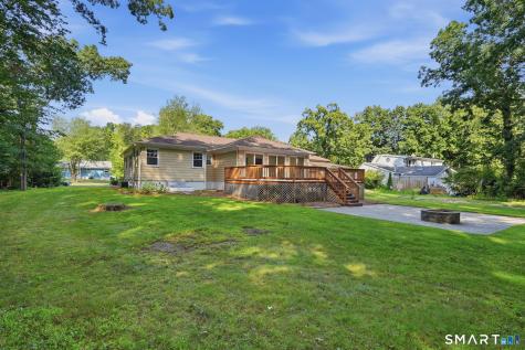 16 Ezra Street North Haven CT 06473