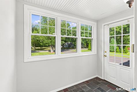 16 Ezra Street North Haven CT 06473