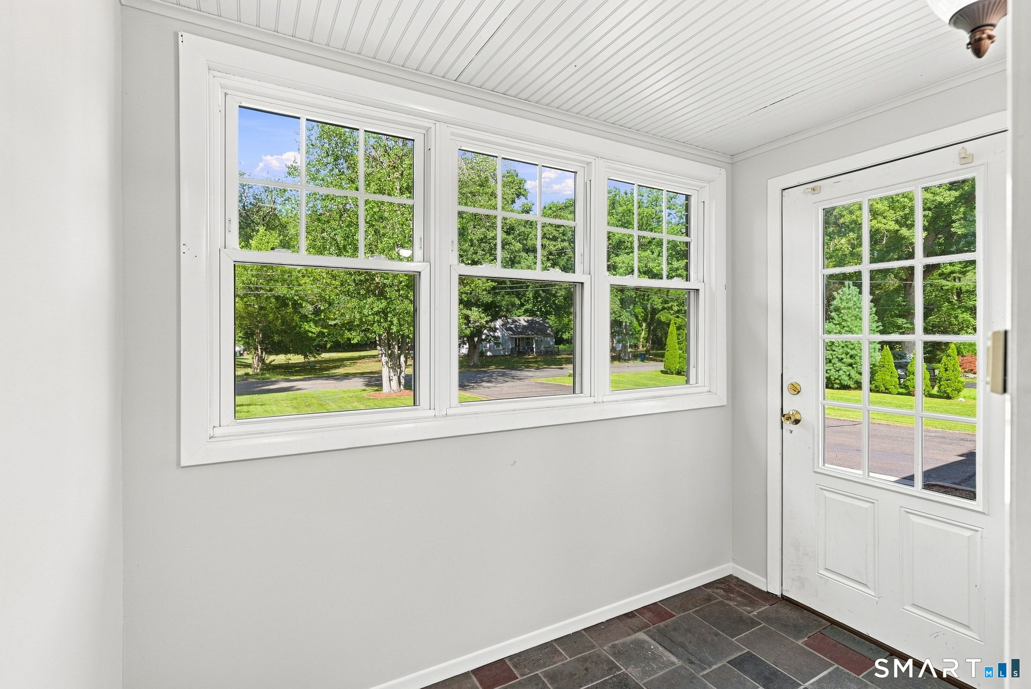 16 Ezra Street North Haven CT 06473