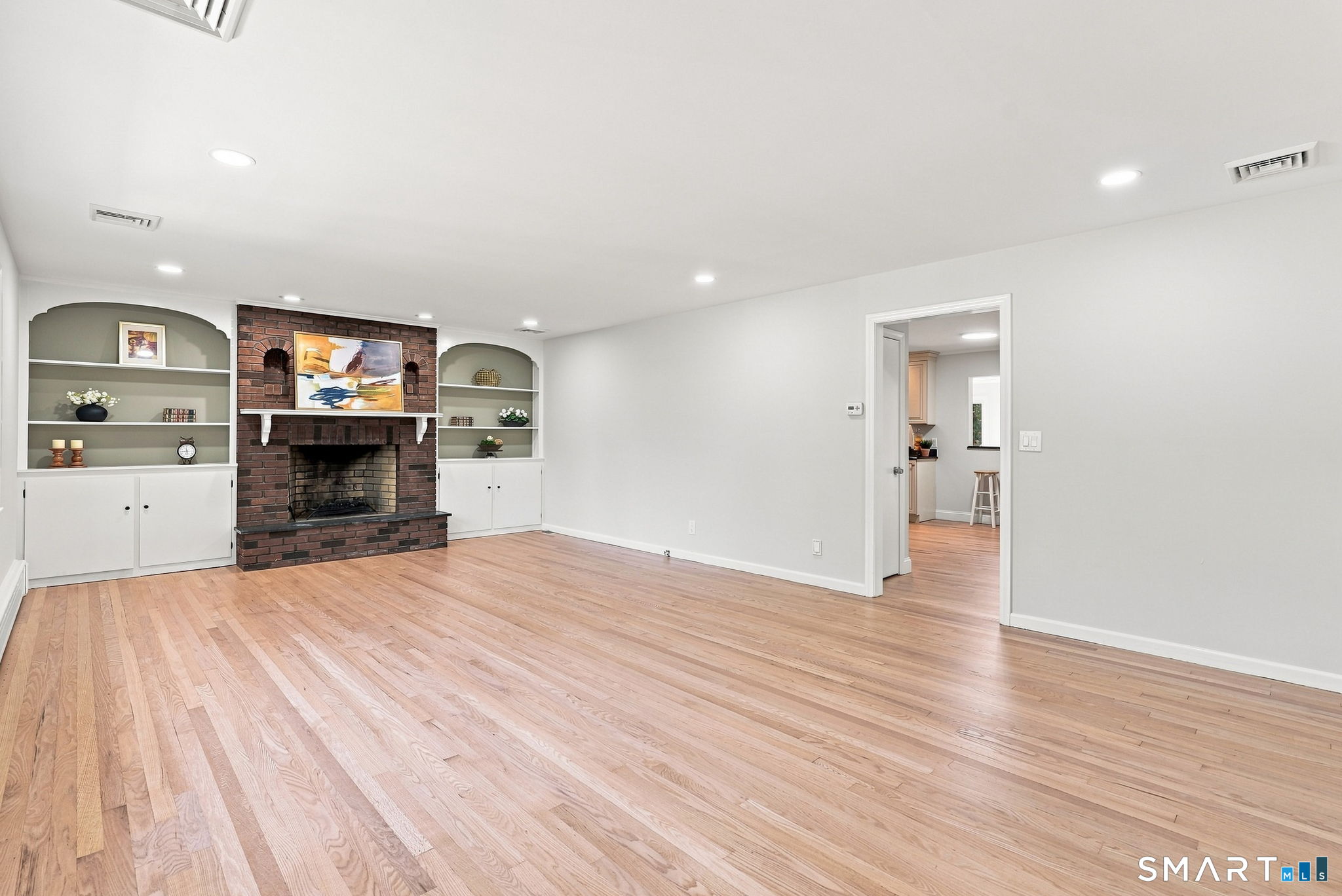 16 Ezra Street North Haven CT 06473