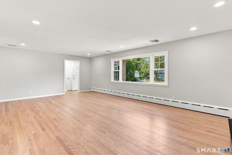 16 Ezra Street North Haven CT 06473