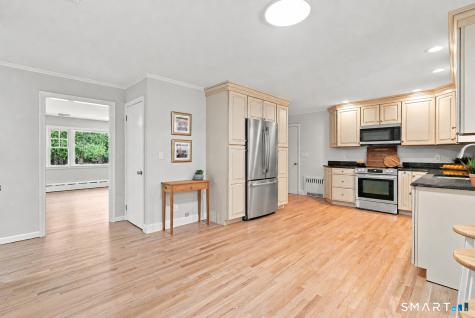 16 Ezra Street North Haven CT 06473