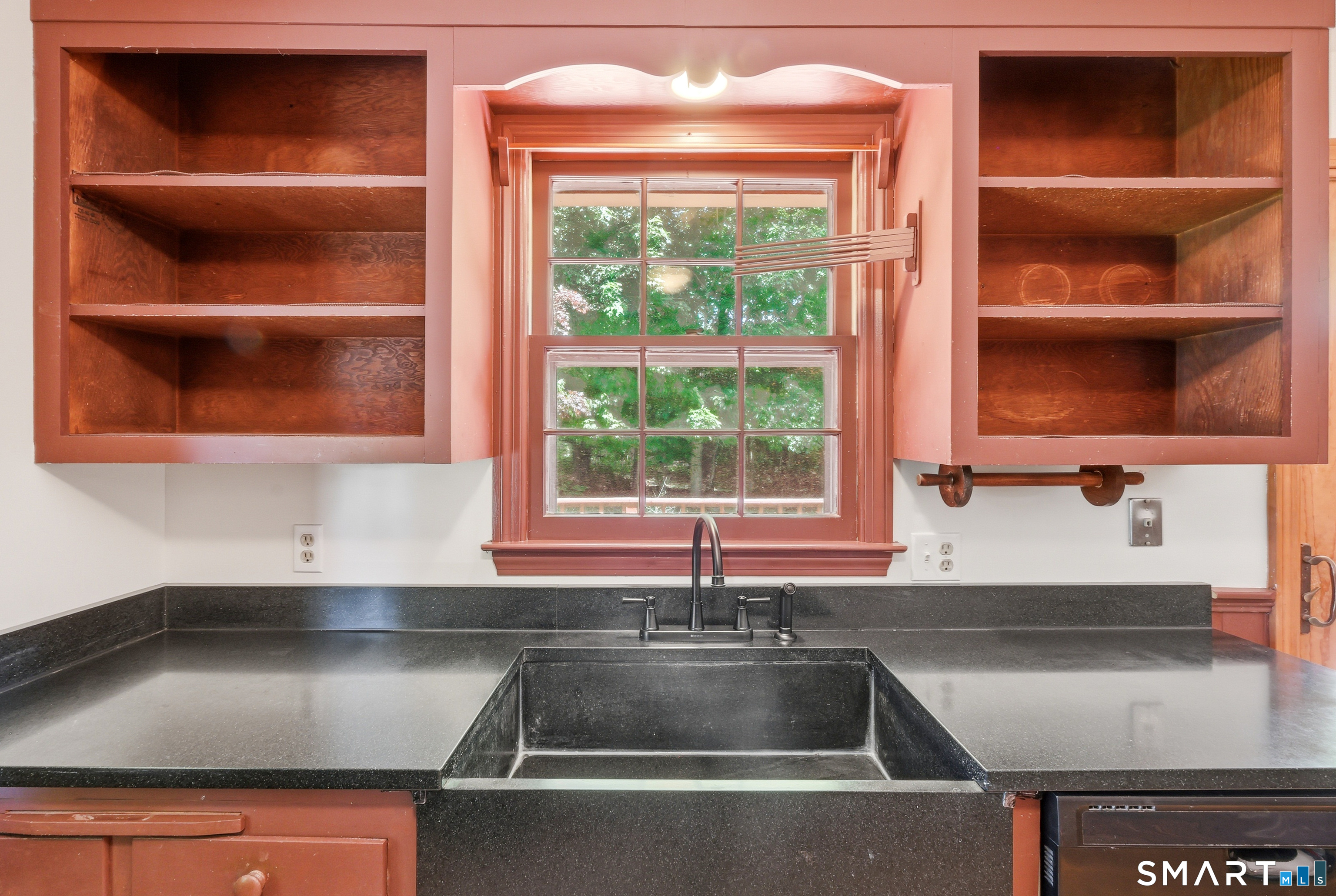 6 Robin Street Stonington CT 06379