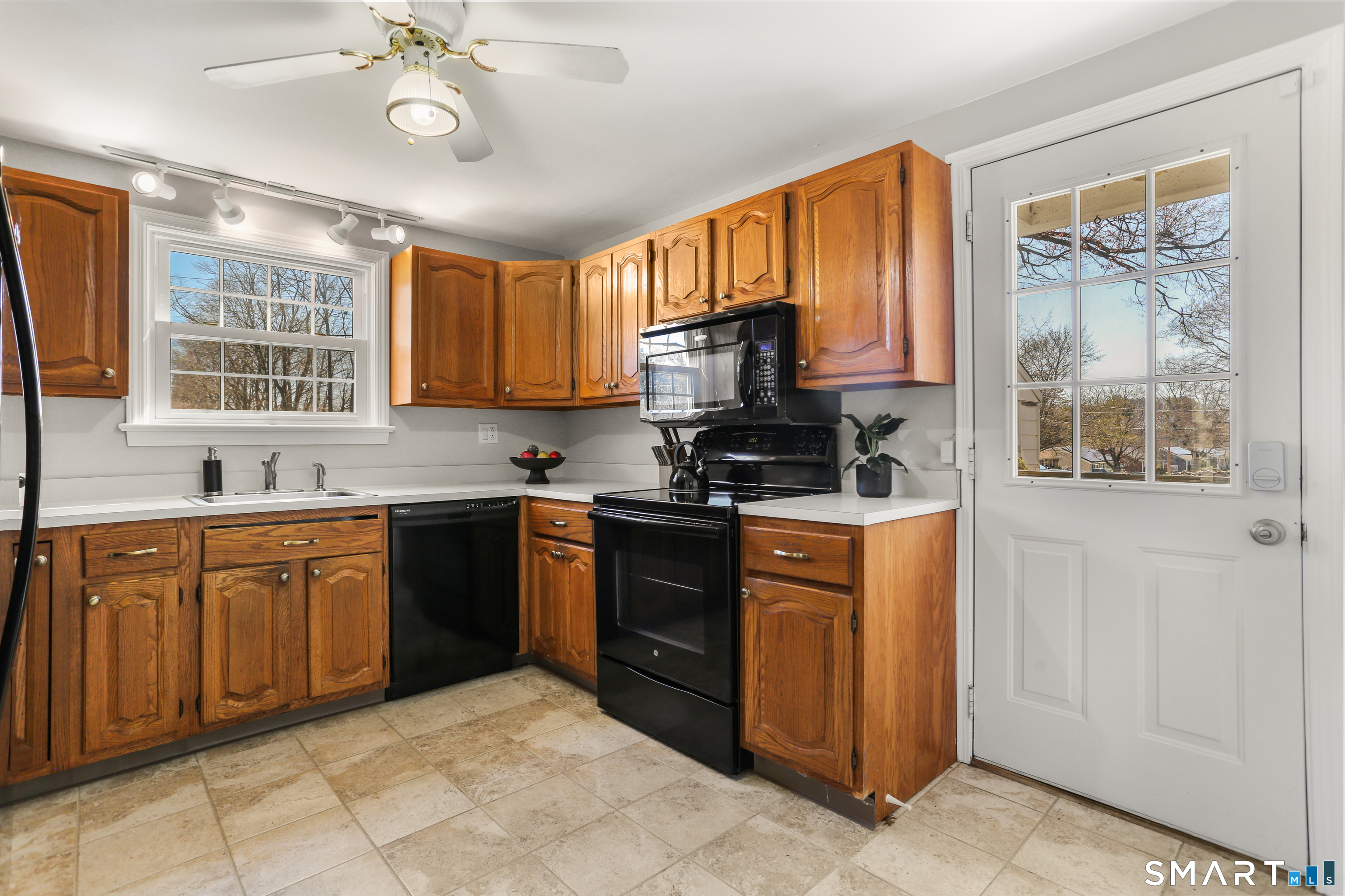 1065 Naugatuck Avenue Milford CT 06461