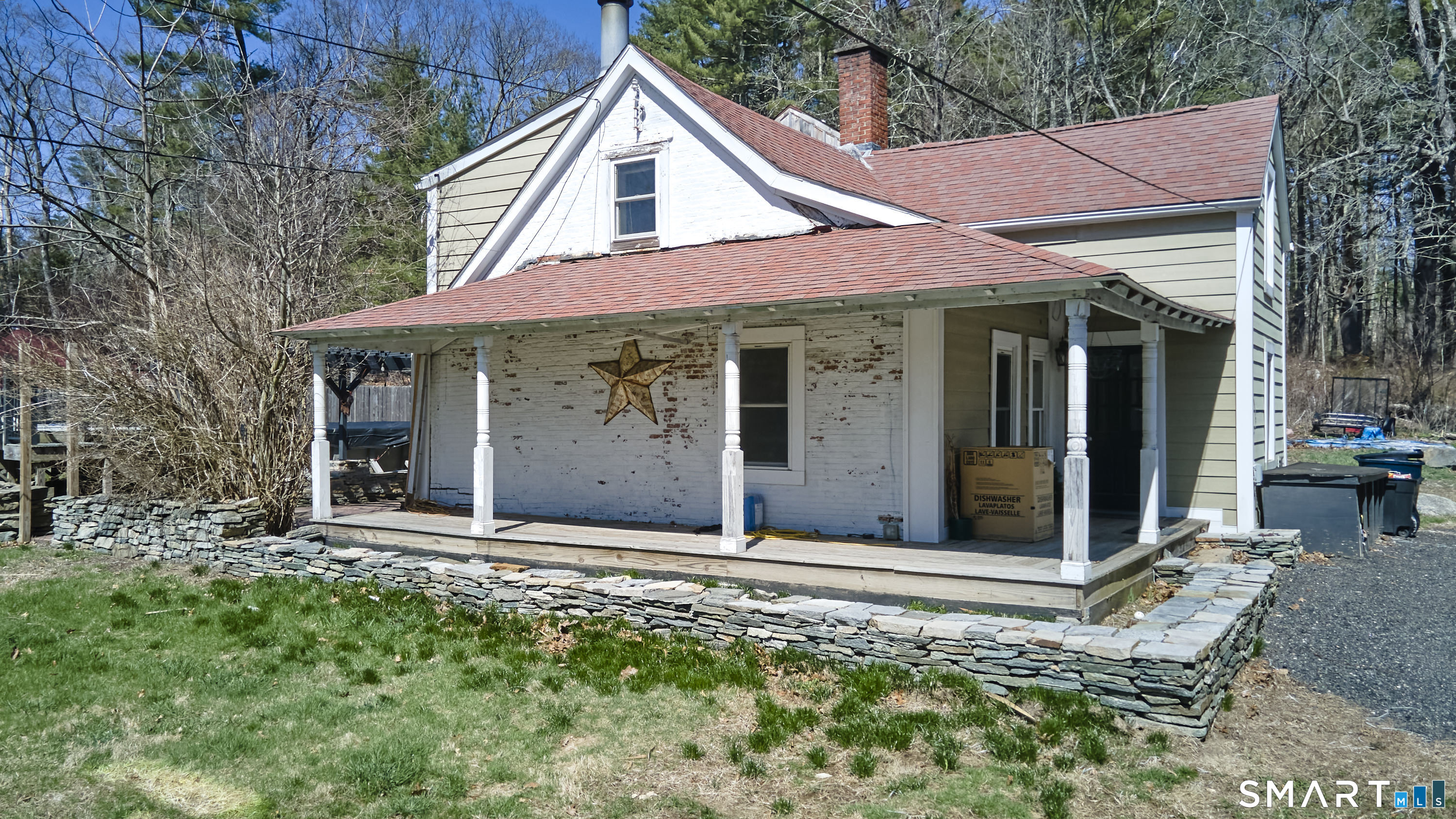 3 Woodstock West Avenue Putnam CT 06260
