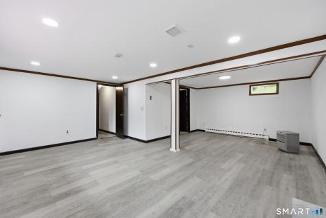 24 Crestview Drive Montville CT 06382