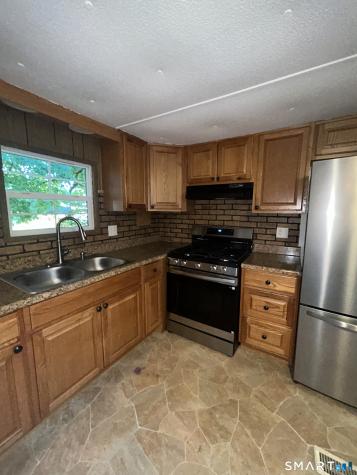 12 R And R Park Killingly CT 06241
