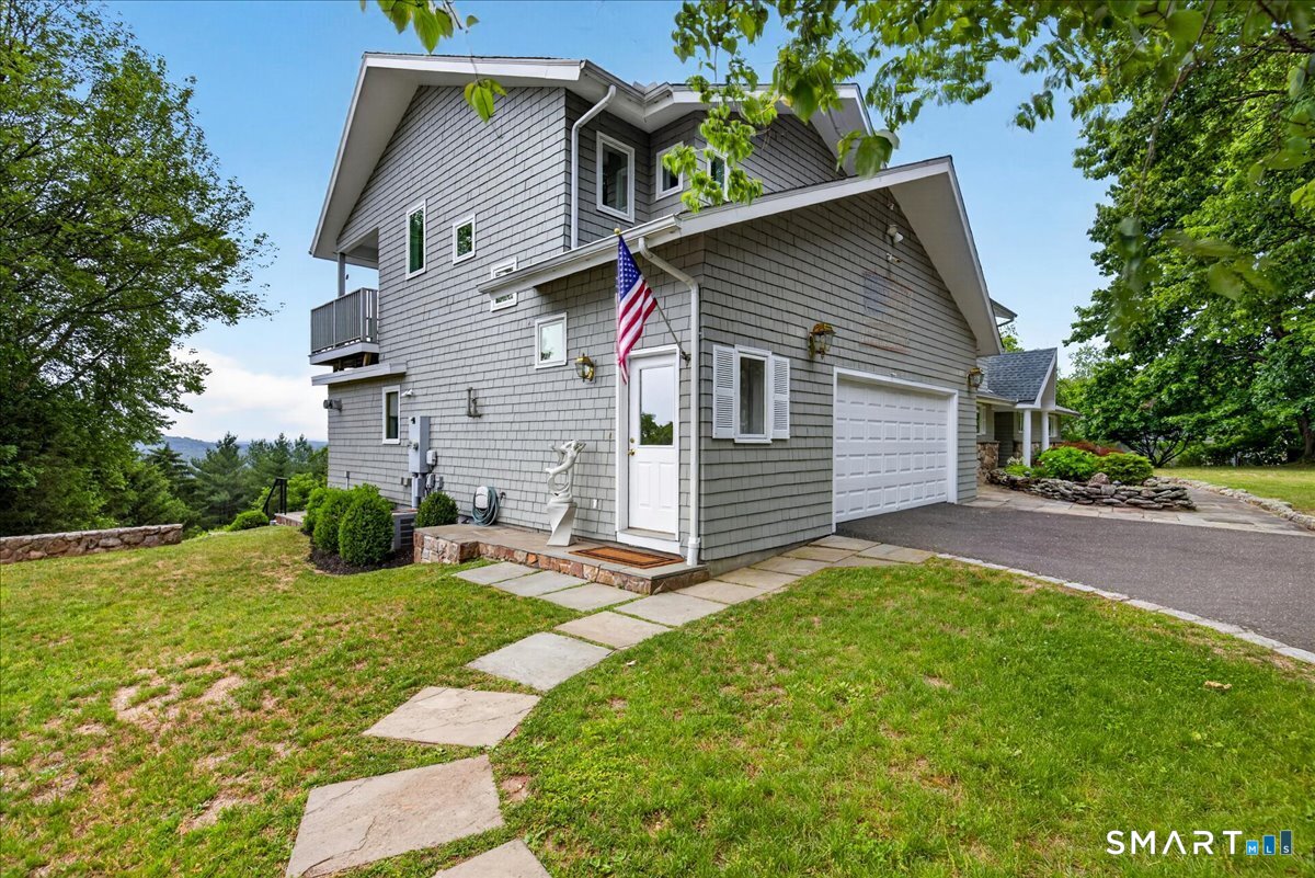 132 Merrimac Drive Trumbull CT 06611