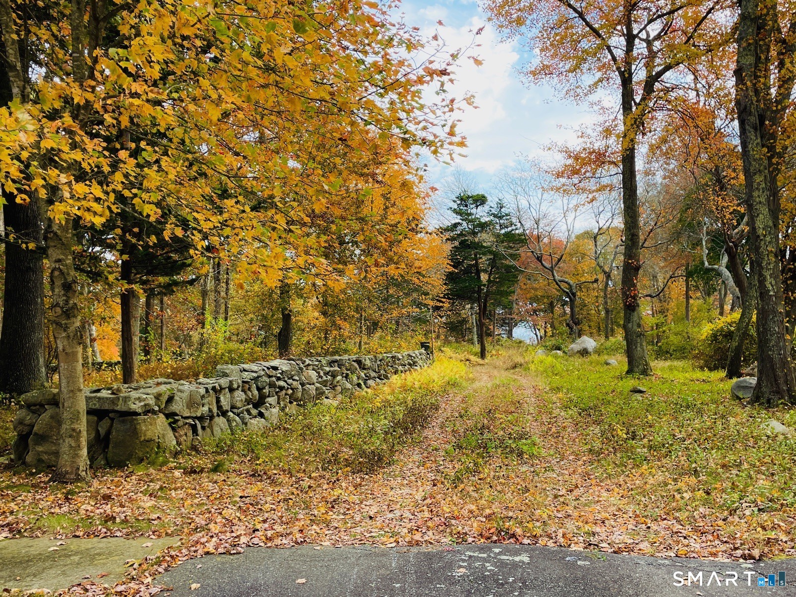 16 Bittersweet Way Stonington CT 06378
