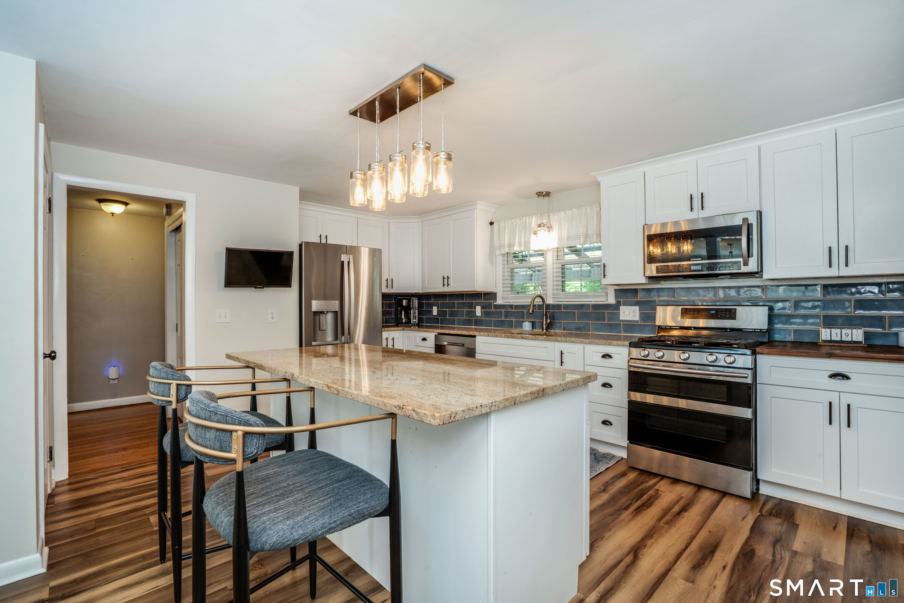 521 Shuttle Meadow Avenue New Britain CT 06052