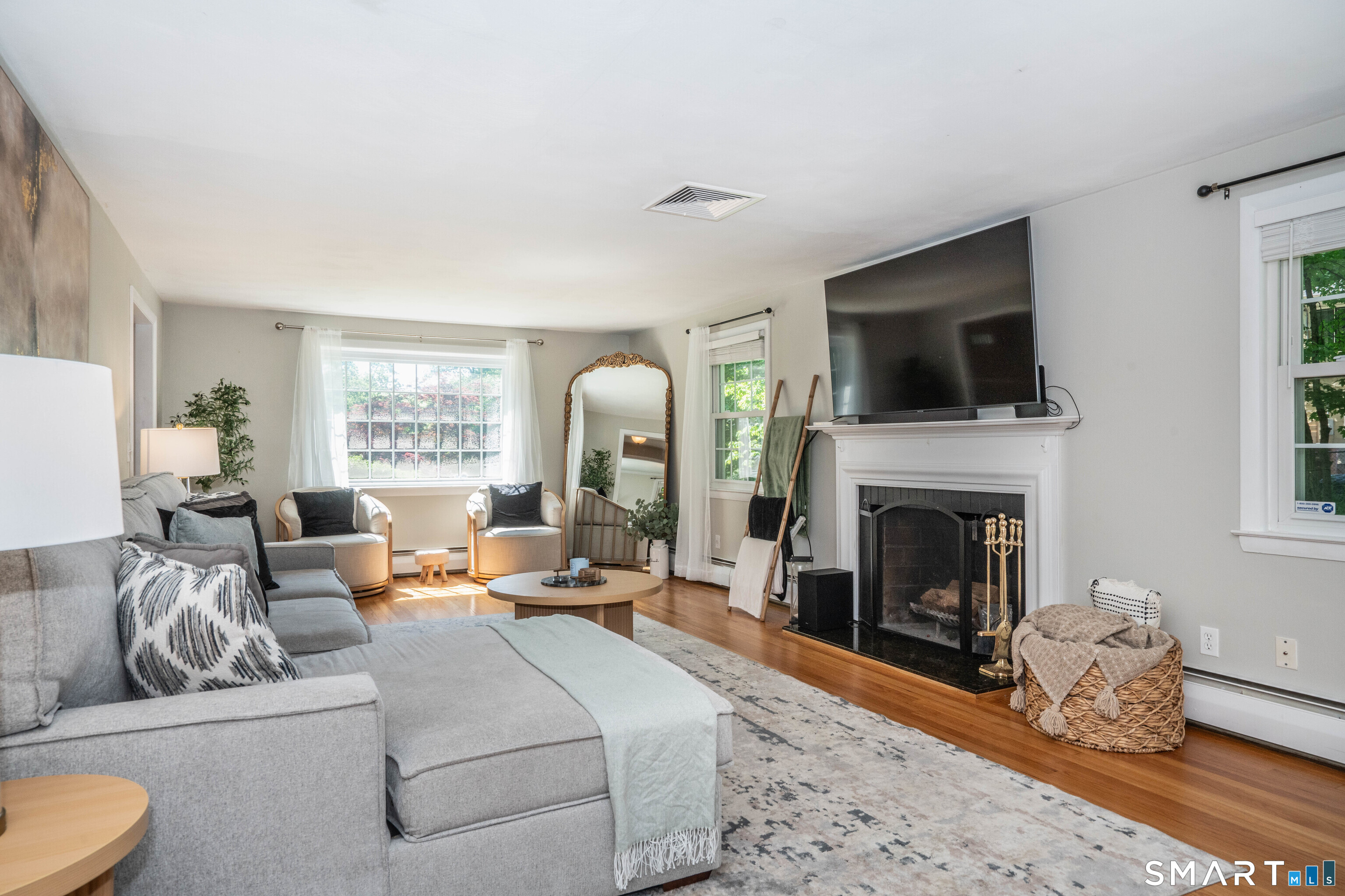 521 Shuttle Meadow Avenue New Britain CT 06052