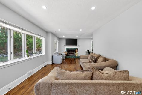 40 Sleepy Hollow Lane Stamford CT 06907