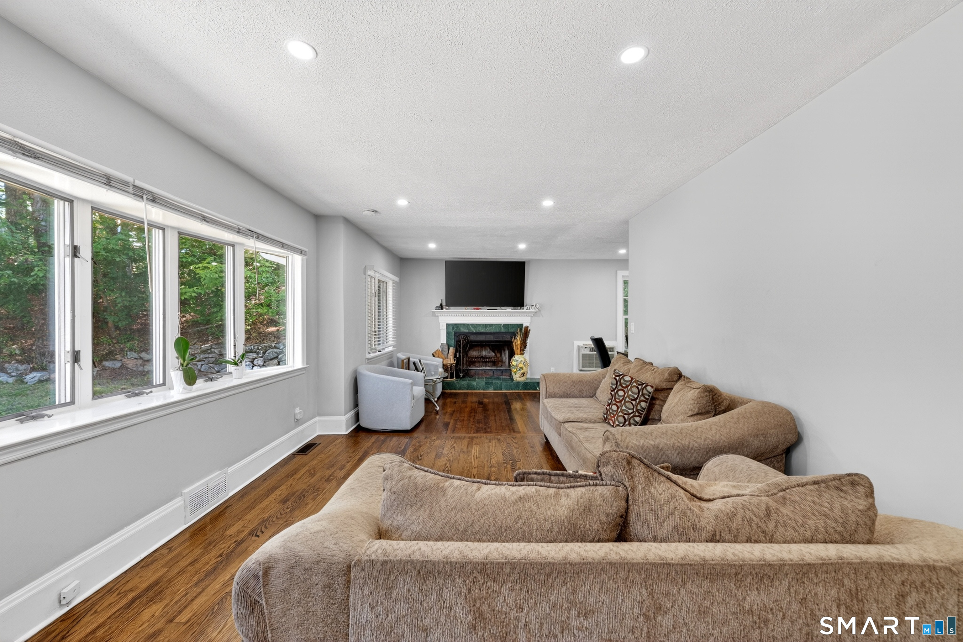 40 Sleepy Hollow Lane Stamford CT 06907
