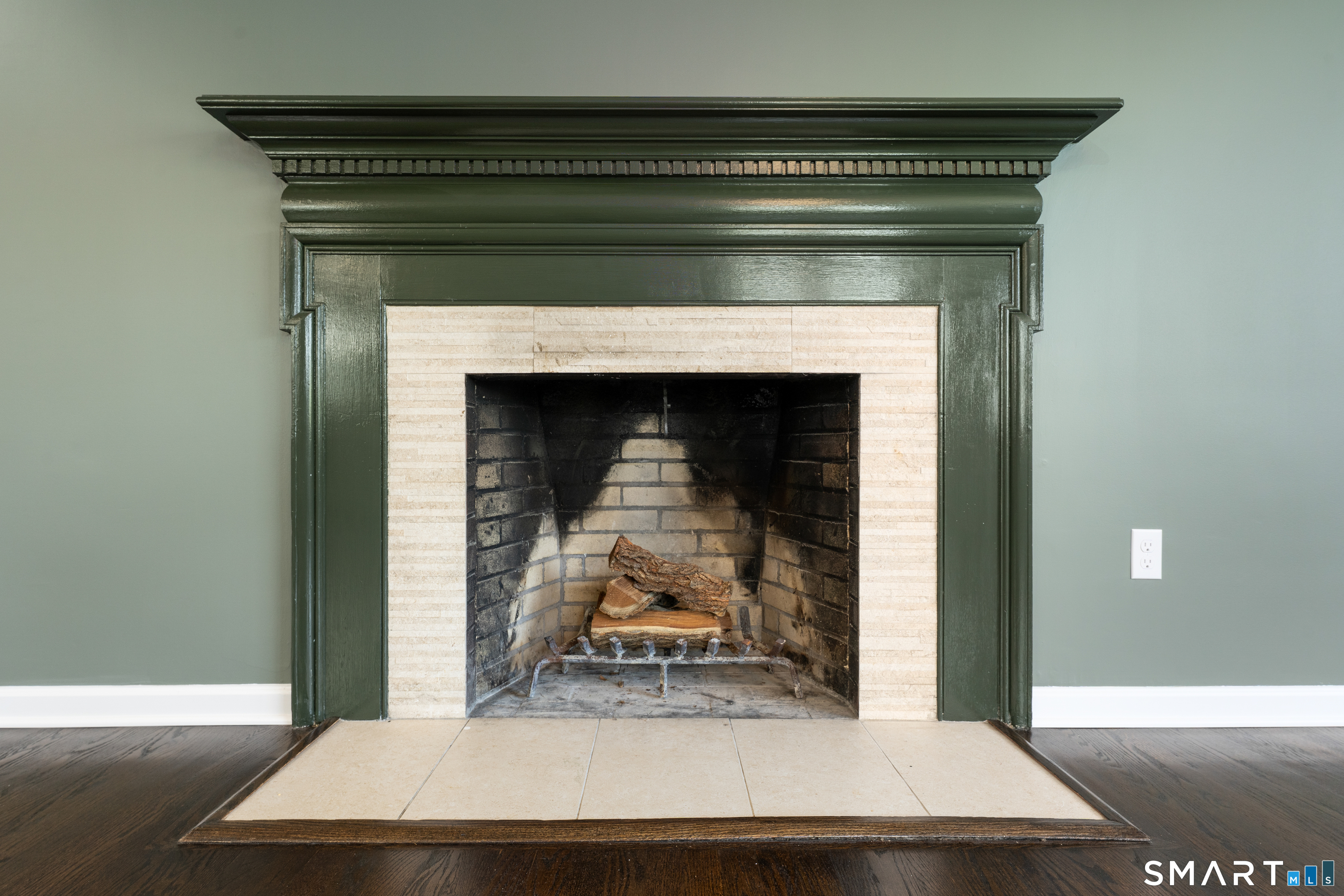 16 Gilbert Hill Road North Haven CT 06473