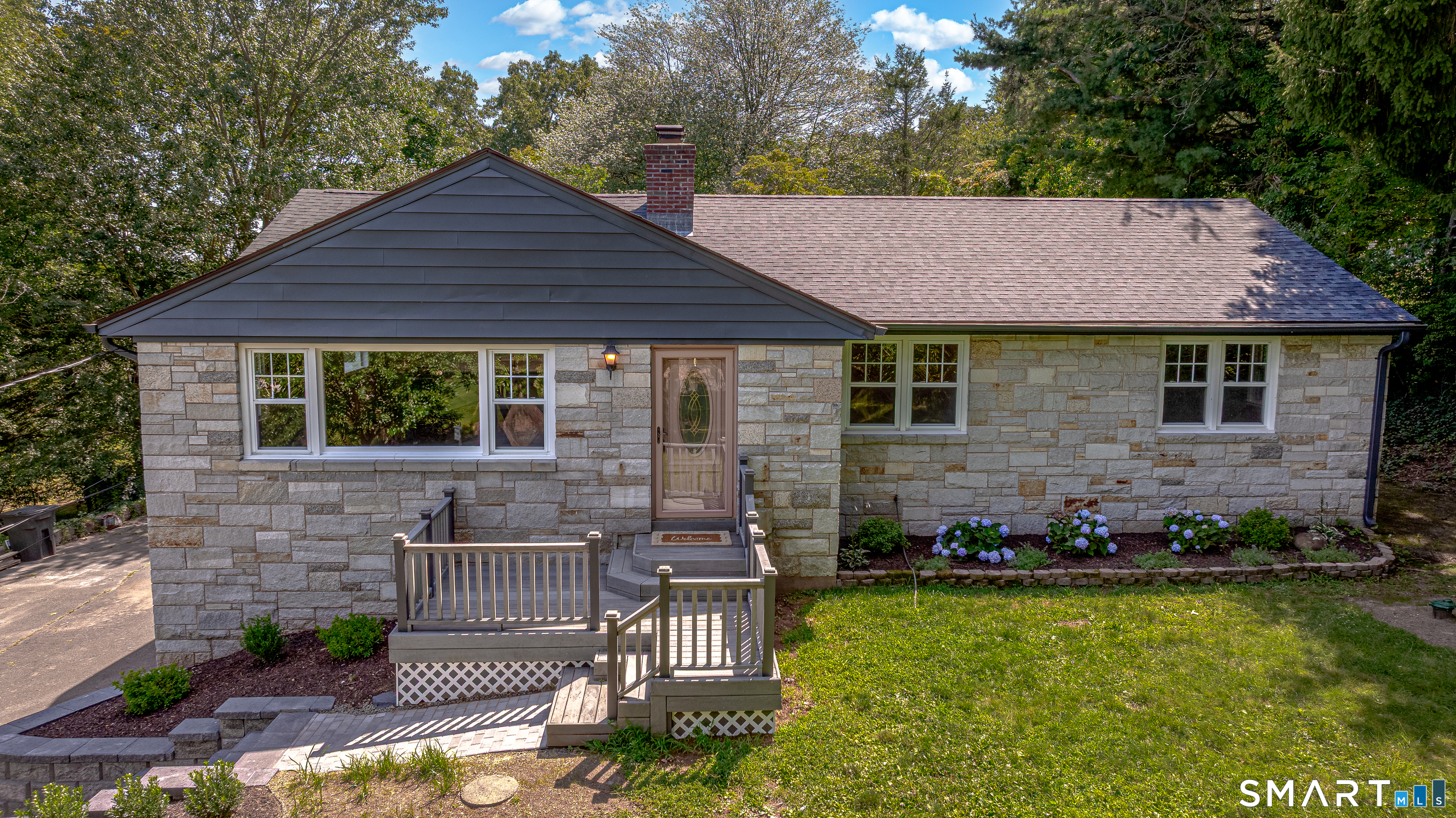 16 Gilbert Hill Road North Haven CT 06473