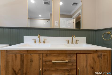 16 Gilbert Hill Road North Haven CT 06473