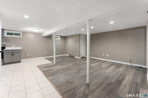 16 Gilbert Hill Road North Haven CT 06473