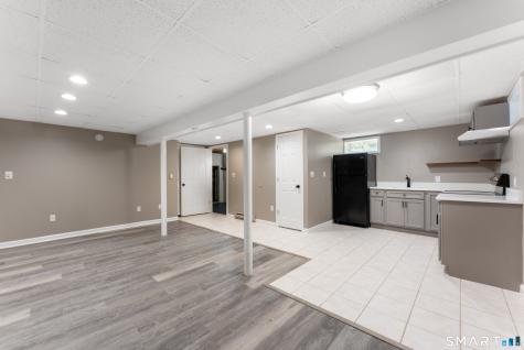 16 Gilbert Hill Road North Haven CT 06473