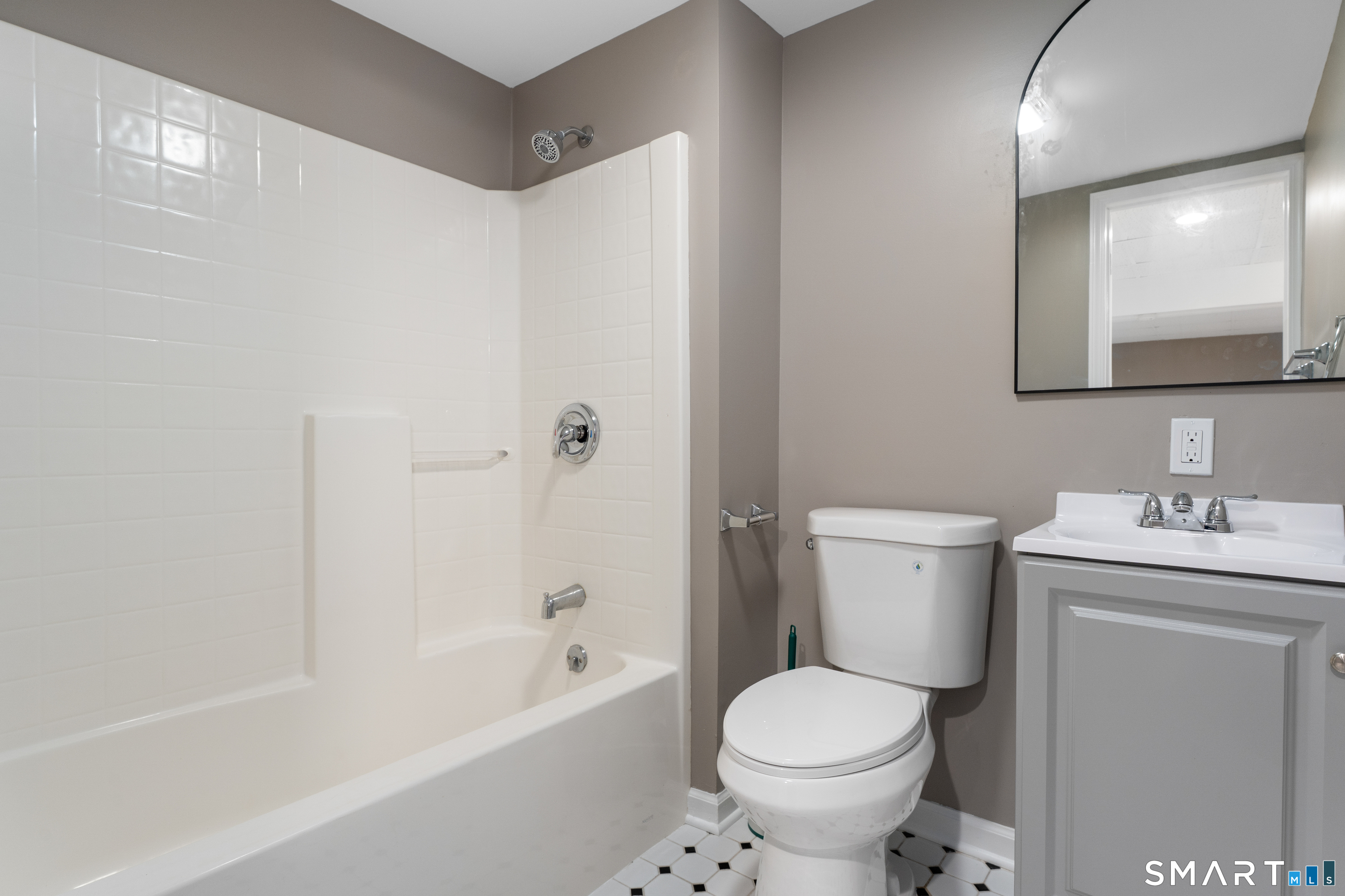 16 Gilbert Hill Road North Haven CT 06473