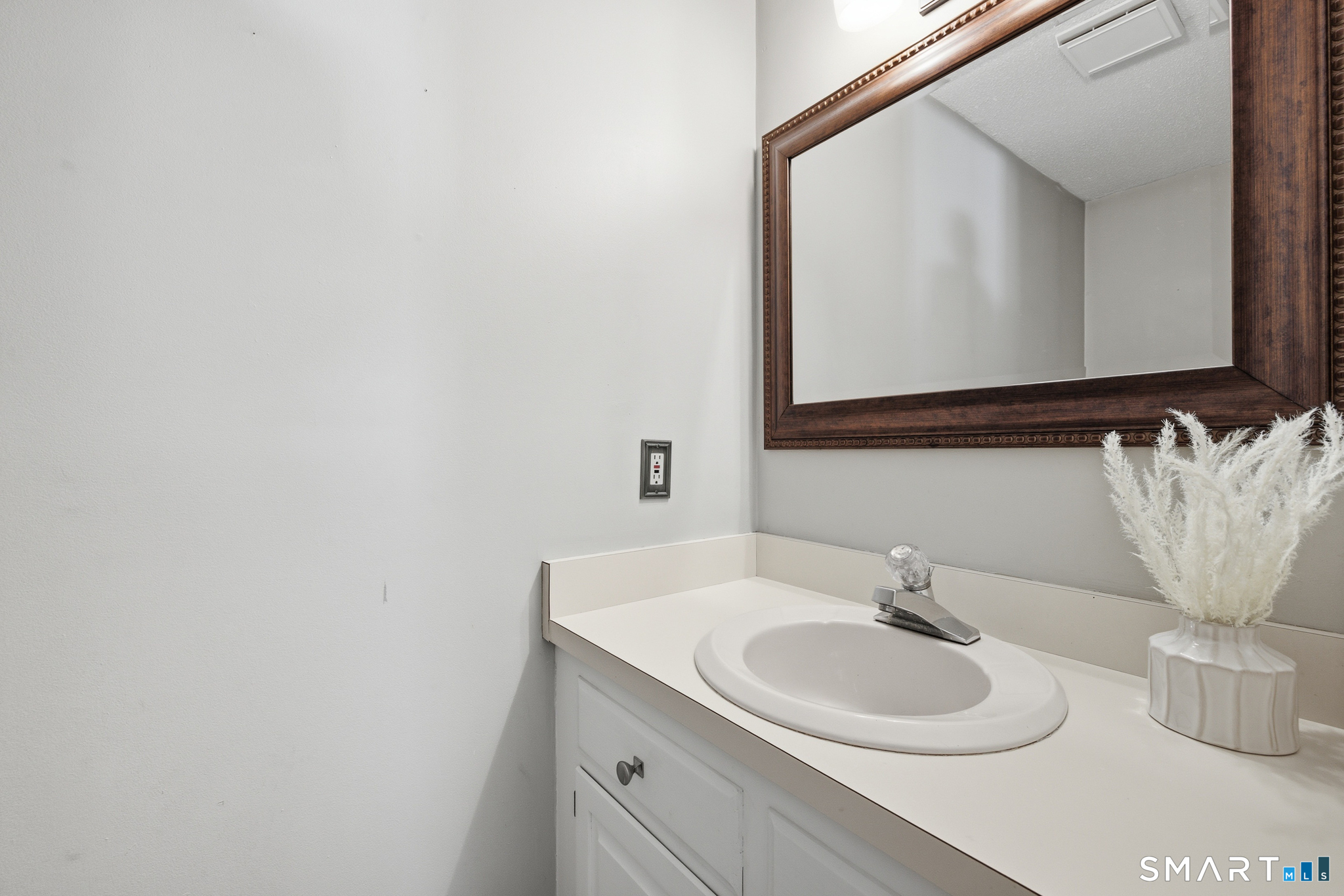 32 Braeside Crescent Manchester CT 06040