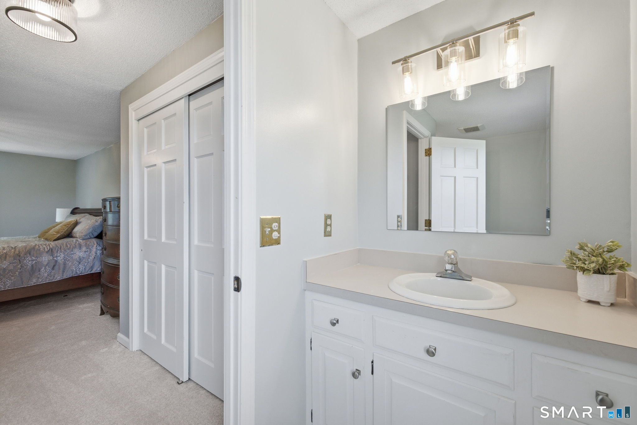32 Braeside Crescent Manchester CT 06040