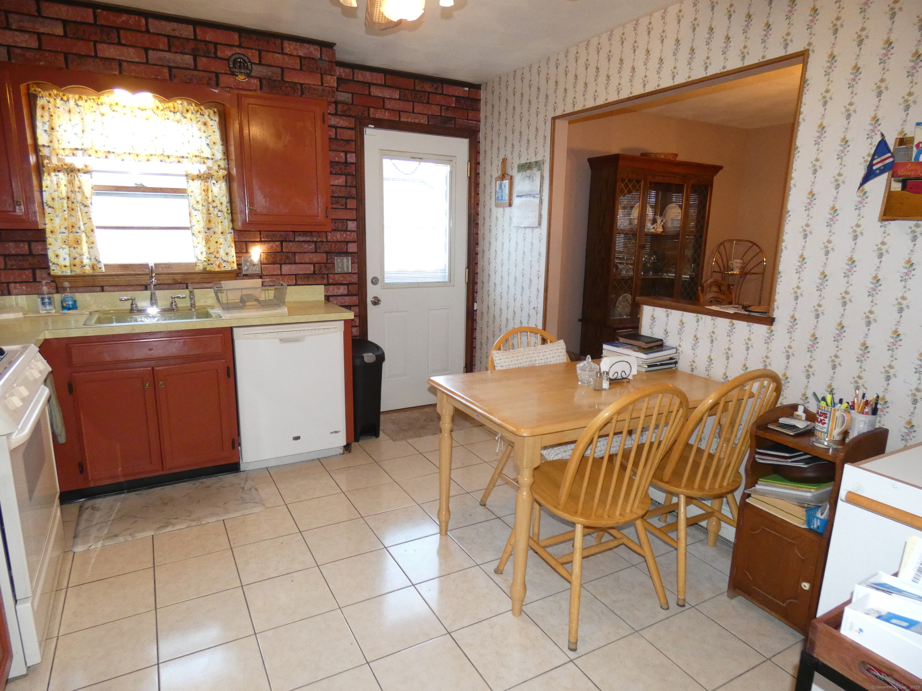 490 Woodside Avenue Bridgeport CT 06606