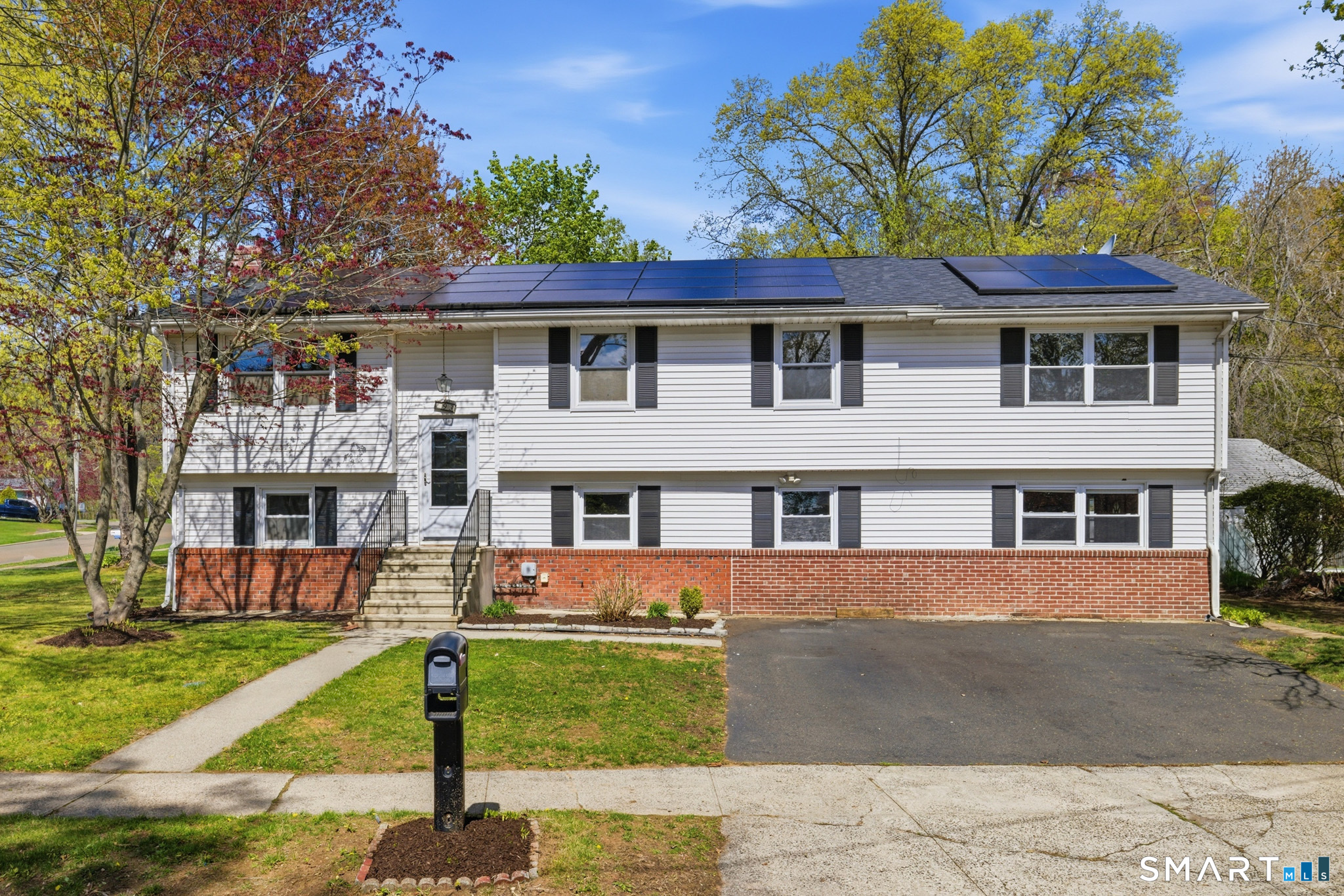 93 Daniel Road Hamden CT 06518