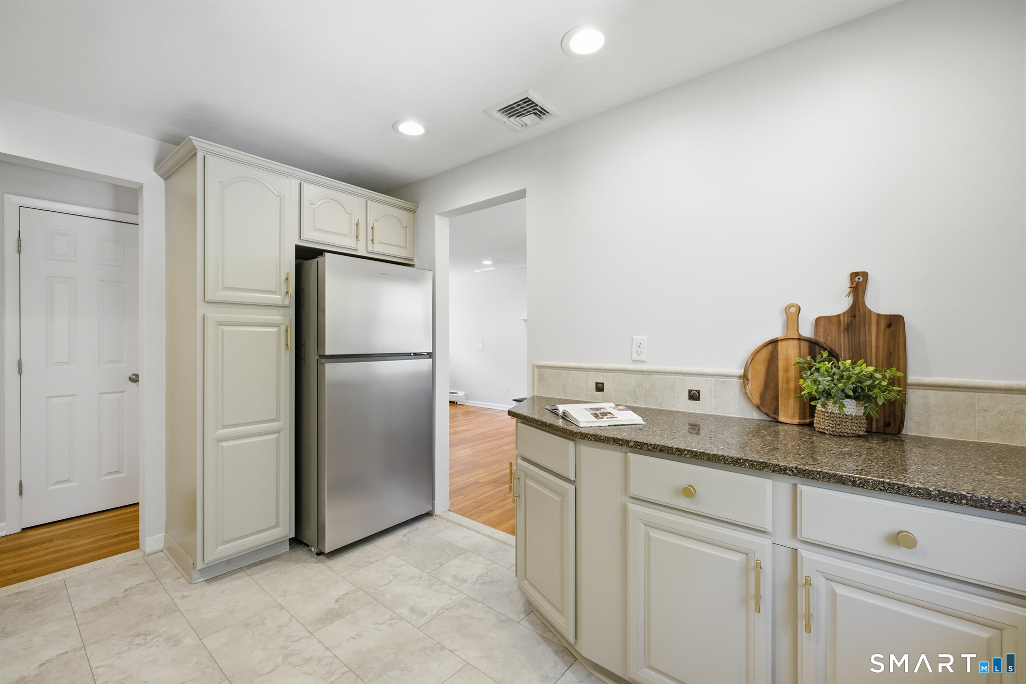 93 Daniel Road Hamden CT 06518